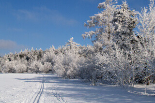 Slavný, běžkařské stopy v zimě, autor Josef Tér